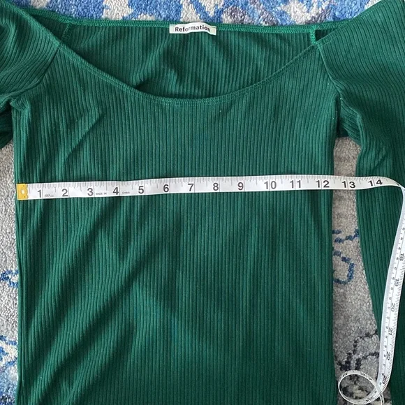 Reformation off shoulder long sleeve top - Picture 6 of 6